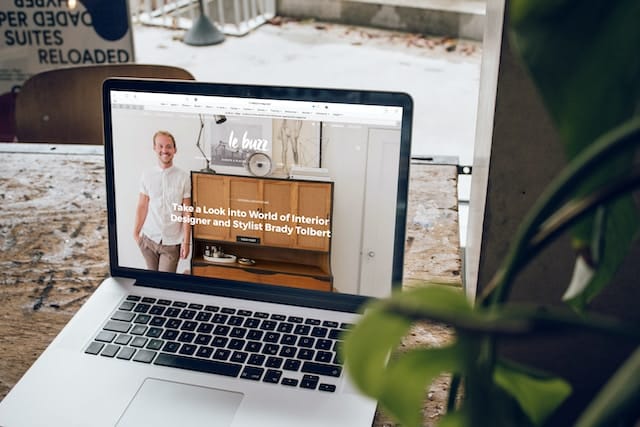 What are different types of websites?