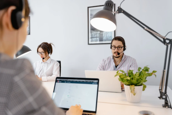 What is the difference between RoIP and VoIP - featured image