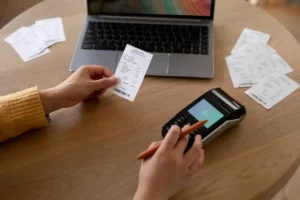 Invoice Factoring For Startups (Guide 2026)